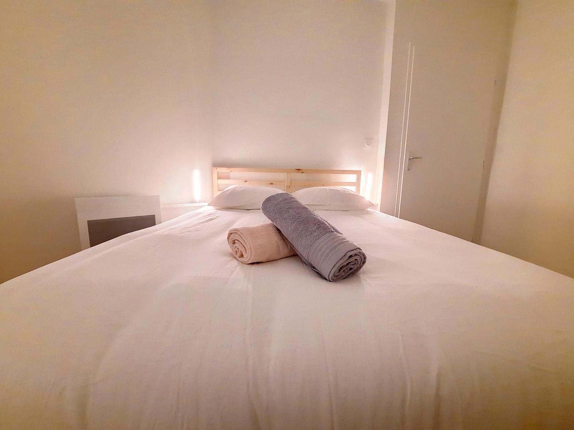 Le Carilloun Apartment Mirande  Bagian luar foto